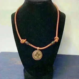100%Leather Necklaces❤️